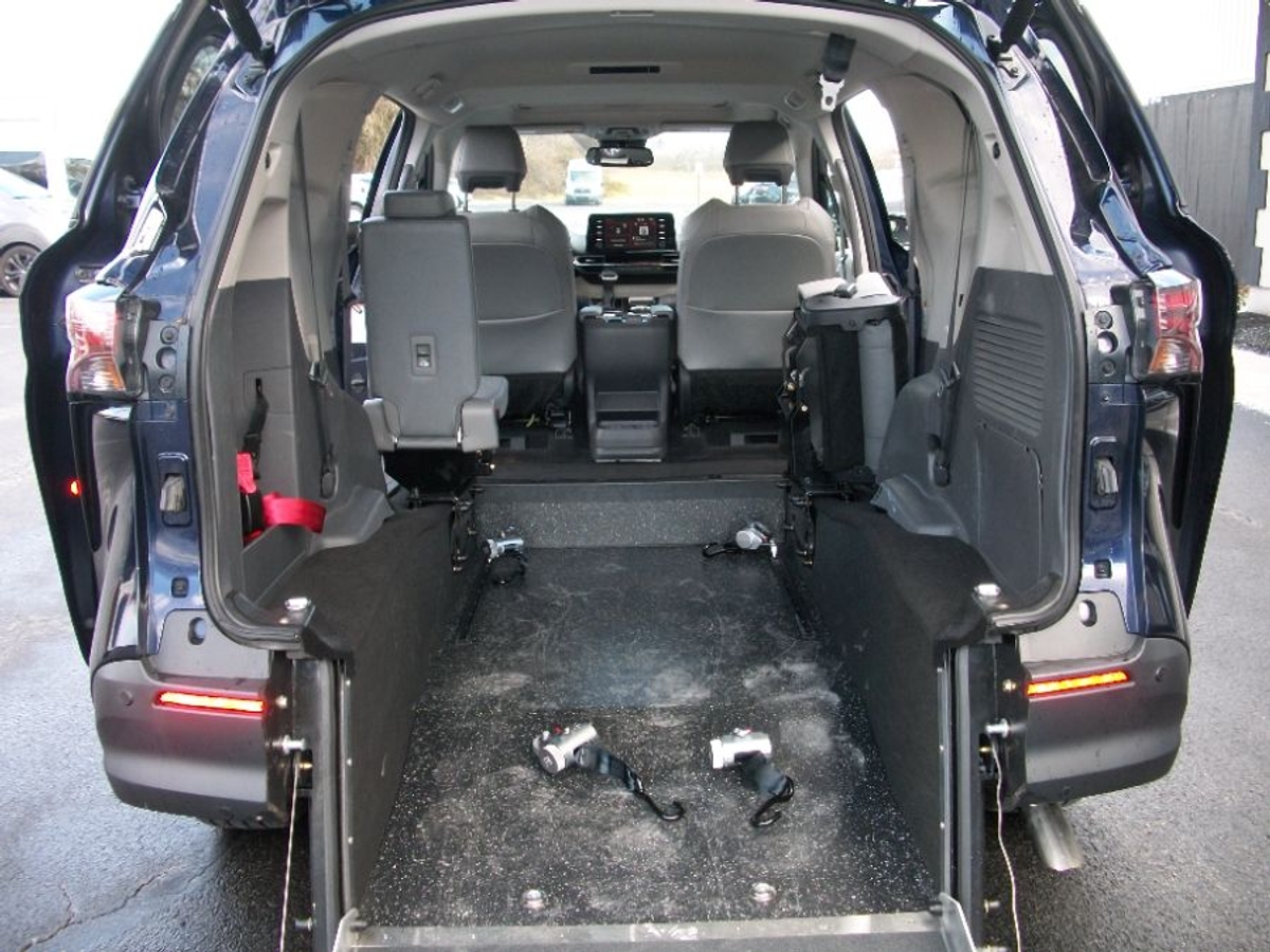 2024 TOYOTA SIENNA - Image 8