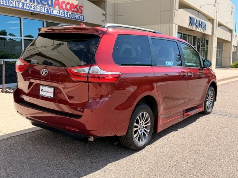 Used 2019 Toyota Sienna XLE - BraunAbility Side Entry In Floor Automatic Ramp