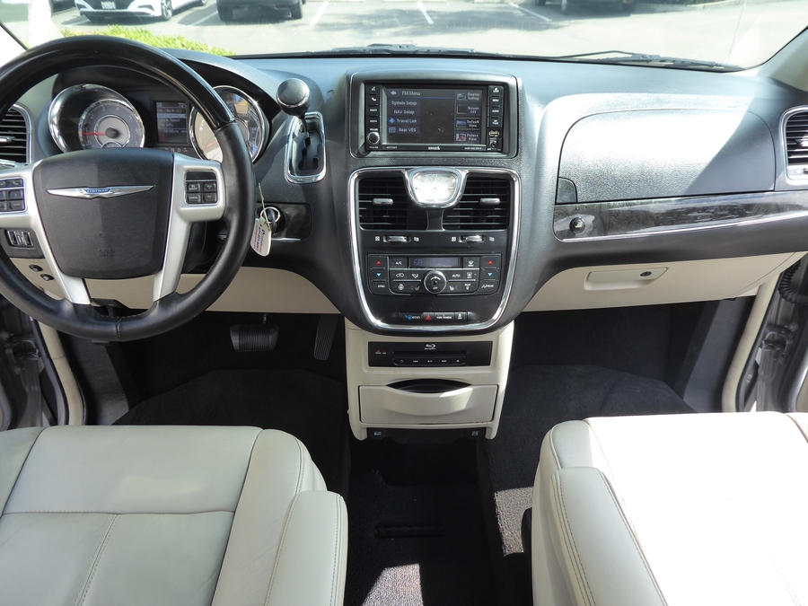 Used 2016 Chrysler Town and Country Limited Platinum - VMI Side Entry In Floor Automatic Ramp