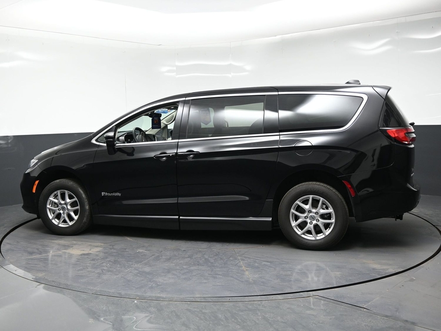 Used 2024 Chrysler Pacifica Touring L - BraunAbility Side Entry Fold Out Manual Ramp