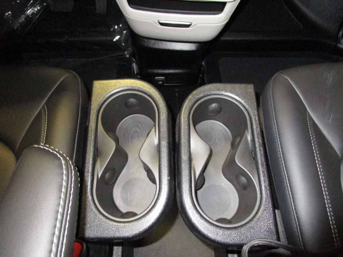 2024 Chrysler Pacifica Touring L - Photo 13