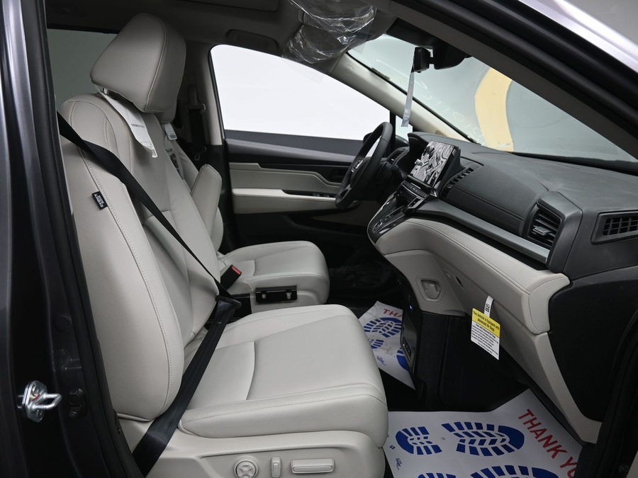 Grey Honda Odyssey image number 8