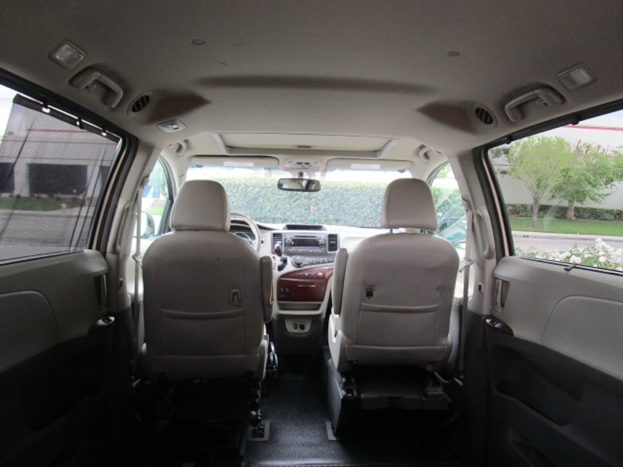 Used 2013 Toyota Sienna XLE Base - VMI Side Entry Entry In Floor Automatic Ramp