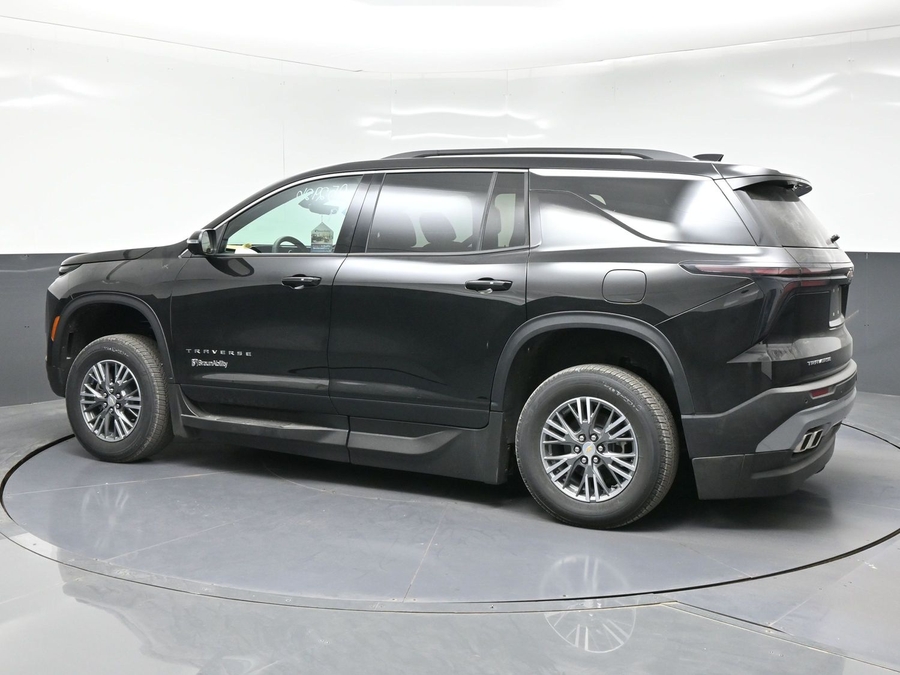 New 2026 Chevrolet Traverse 1LT - BraunAbility Side Entry In Floor Automatic Ramp