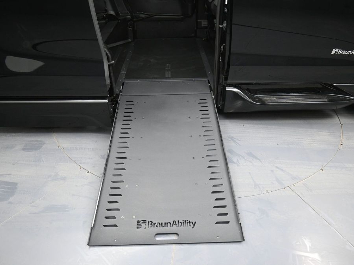 Black Toyota Sienna image number 10