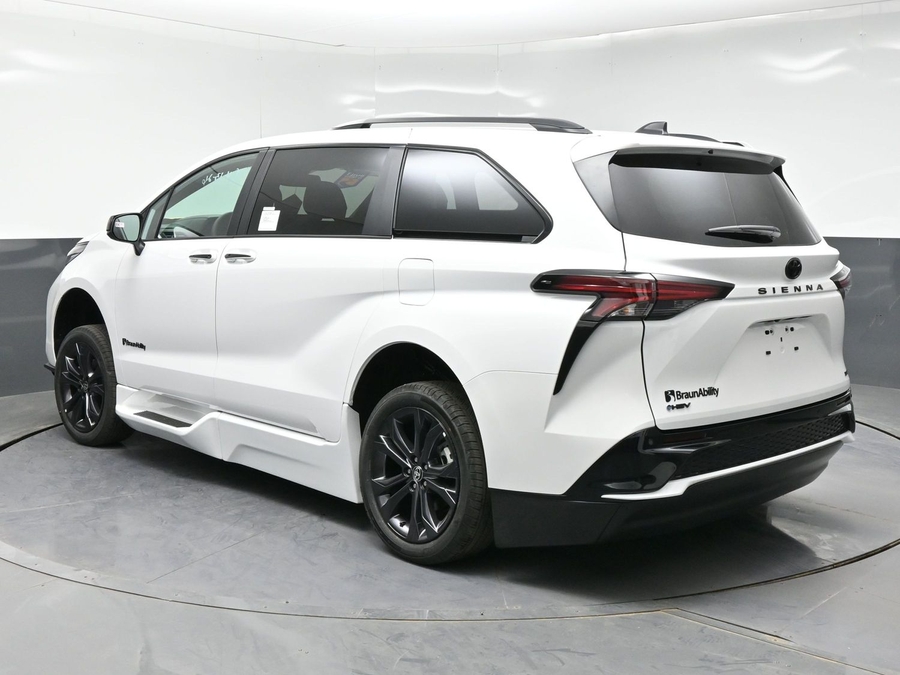 New 2026 Toyota Sienna Hybrid XSE Sport - BraunAbility Side Entry Entry Fold Out Automatic Ramp