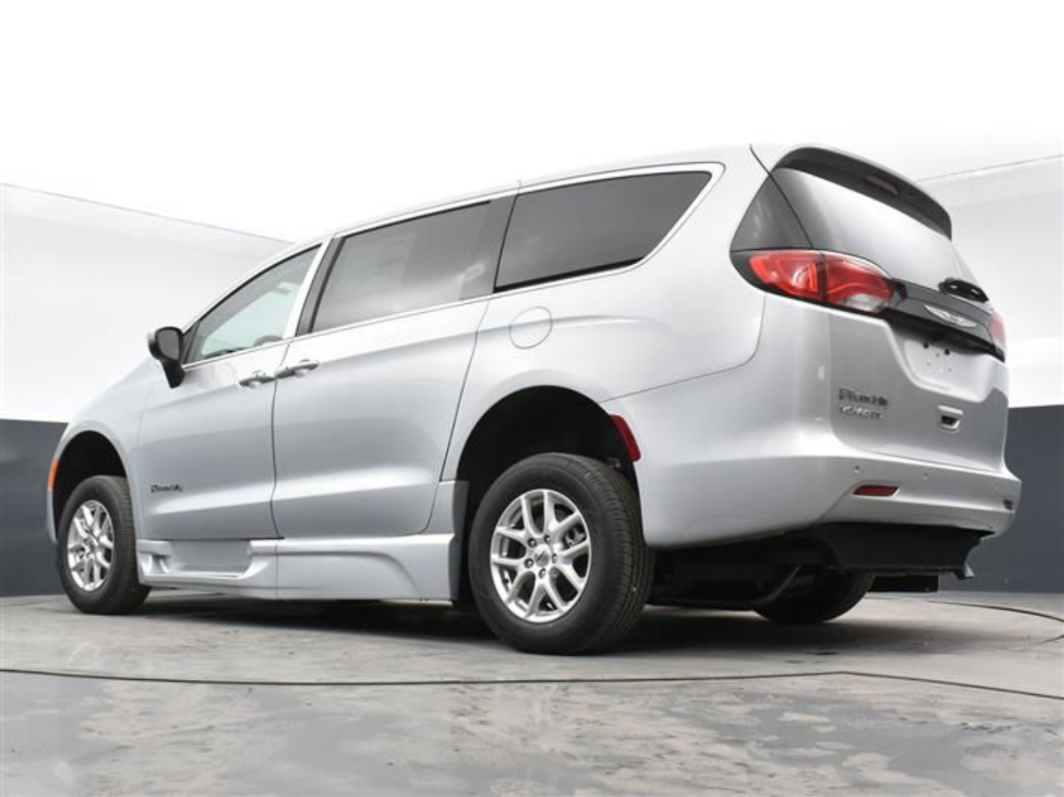 2023 CHRYSLER VOYAGER - Image 19