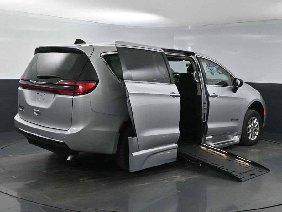 Used 2024 Chrysler Pacifica Touring L - BraunAbility Side Entry Entry Fold Out Automatic Ramp