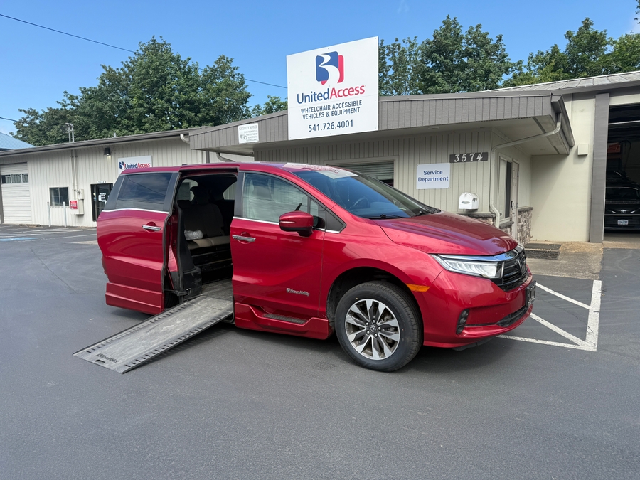 Used 2021 Honda Odyssey EX-L - BraunAbility Side Entry Entry In Floor Automatic Ramp