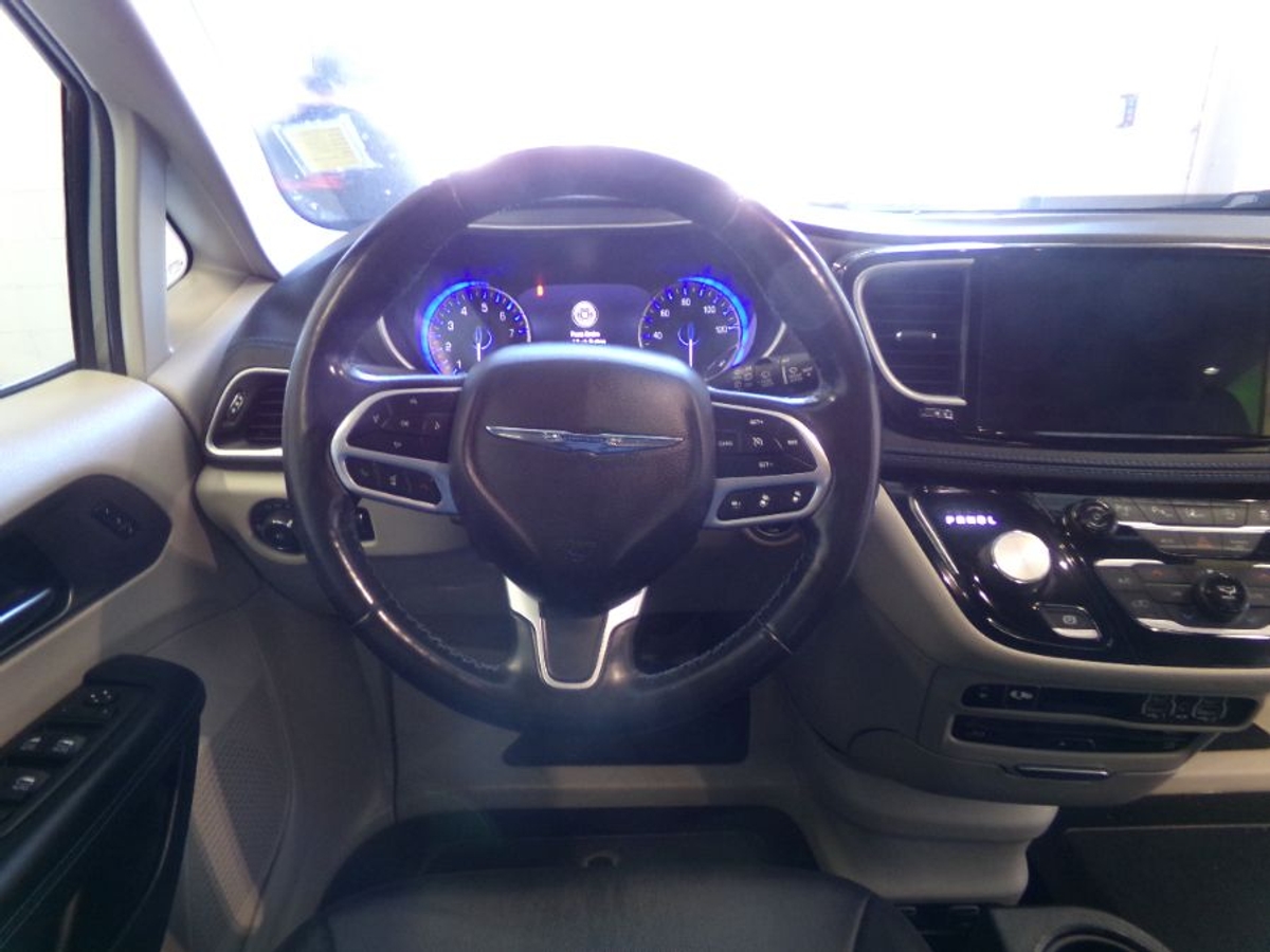 2021 CHRYSLER PACIFICA - Image 8