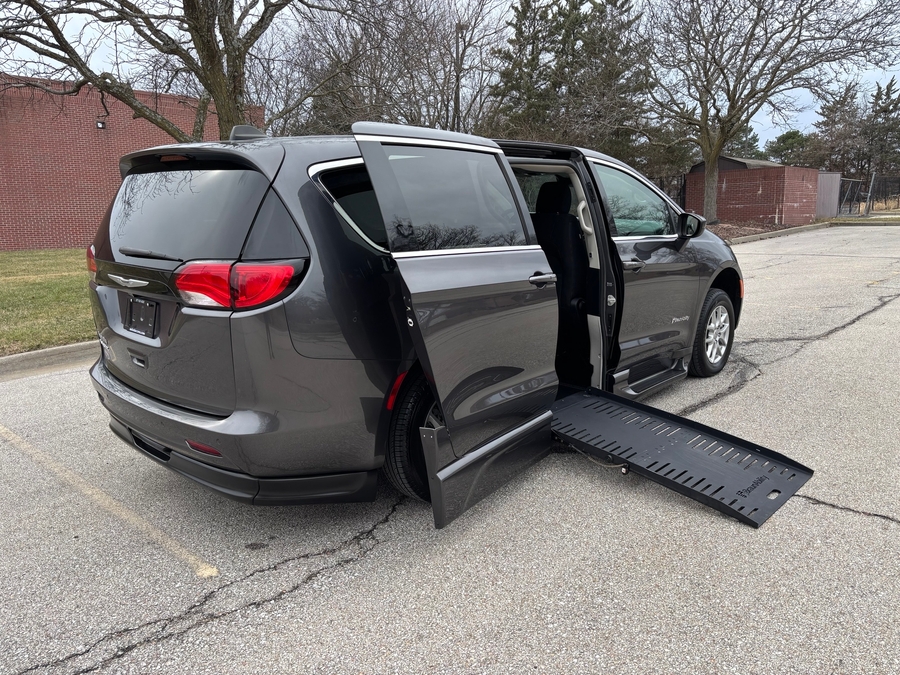 Used 2022 Chrysler Voyager LX - BraunAbility Side Entry Entry Fold Out Automatic Ramp