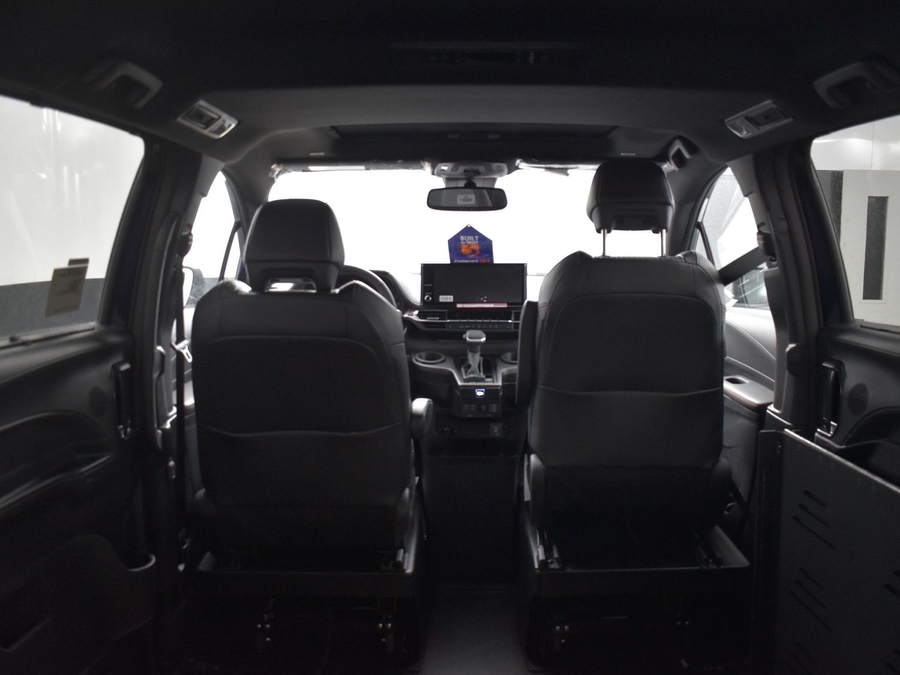 New 2025 Toyota Sienna Hybrid XSE Sport - BraunAbility Side Entry Entry Fold Out Automatic Ramp