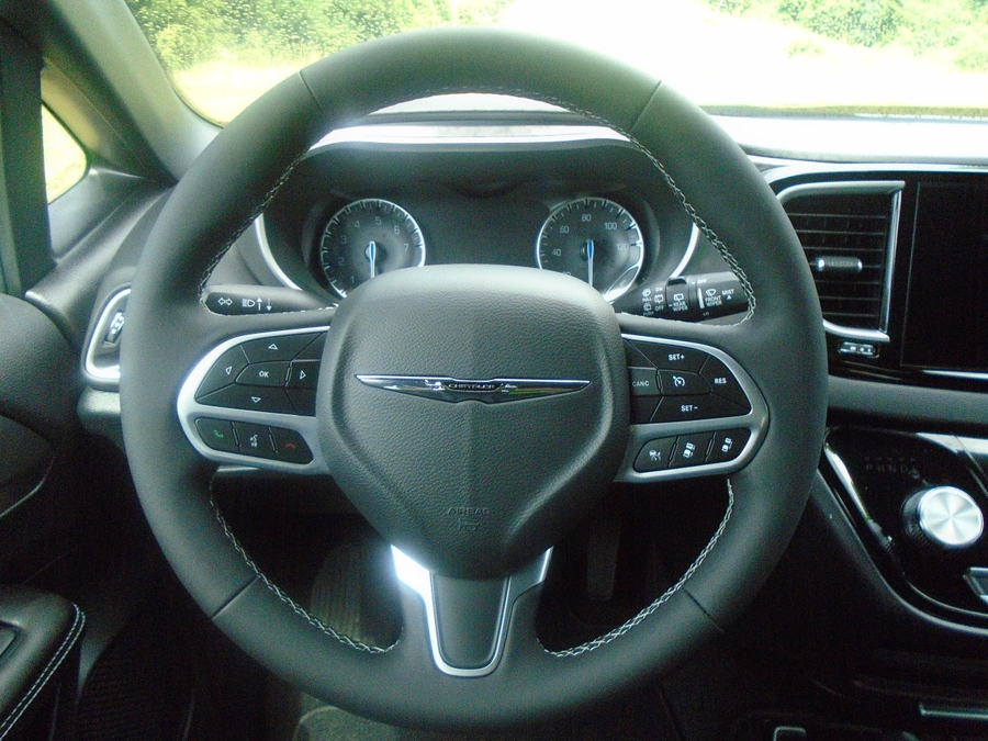 2026 Chrysler Voyager LX - Photo 7