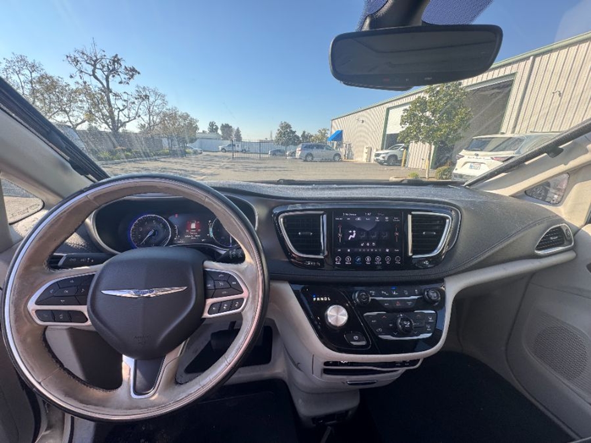 2018 CHRYSLER PACIFICA - Image 4