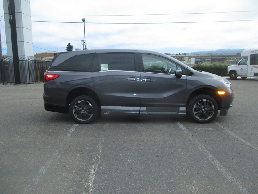 Grey Honda Odyssey with Side Entry Automatic In Floor ramp