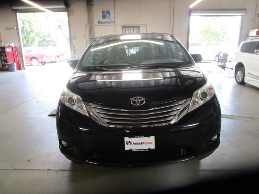 Used 2016 Toyota Sienna XLE - VMI Side Entry Entry In Floor Automatic Ramp