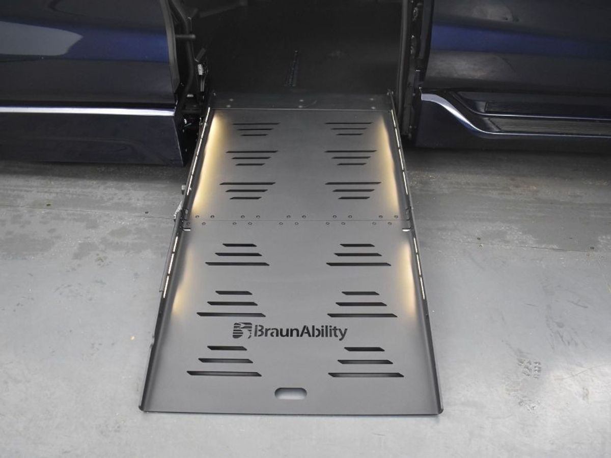 2025 TOYOTA SIENNA - Image 4