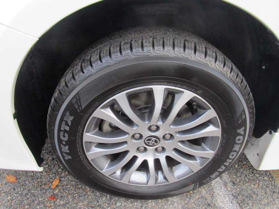 Used 2020 Toyota Sienna XLE Base - BraunAbility Side Entry Entry Fold Out Automatic Ramp