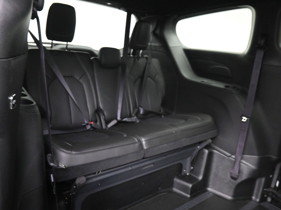 Black Chrysler Pacifica image number 7