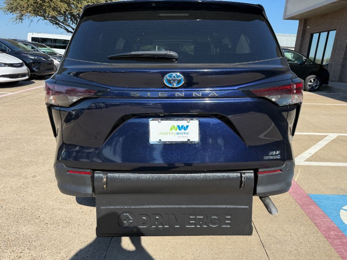 2023 TOYOTA SIENNA - Image 5