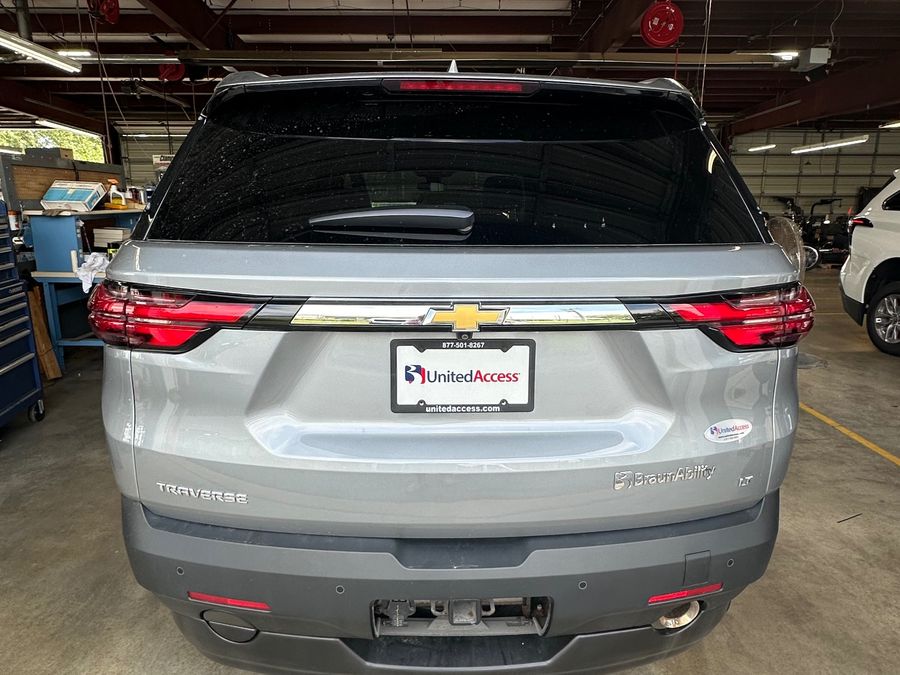 Used 2023 Chevrolet Traverse 1LT Cloth - BraunAbility Side Entry Entry In Floor Automatic Ramp