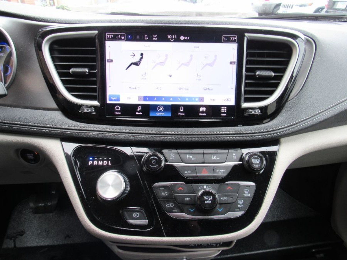 2024 CHRYSLER PACIFICA - Image 16