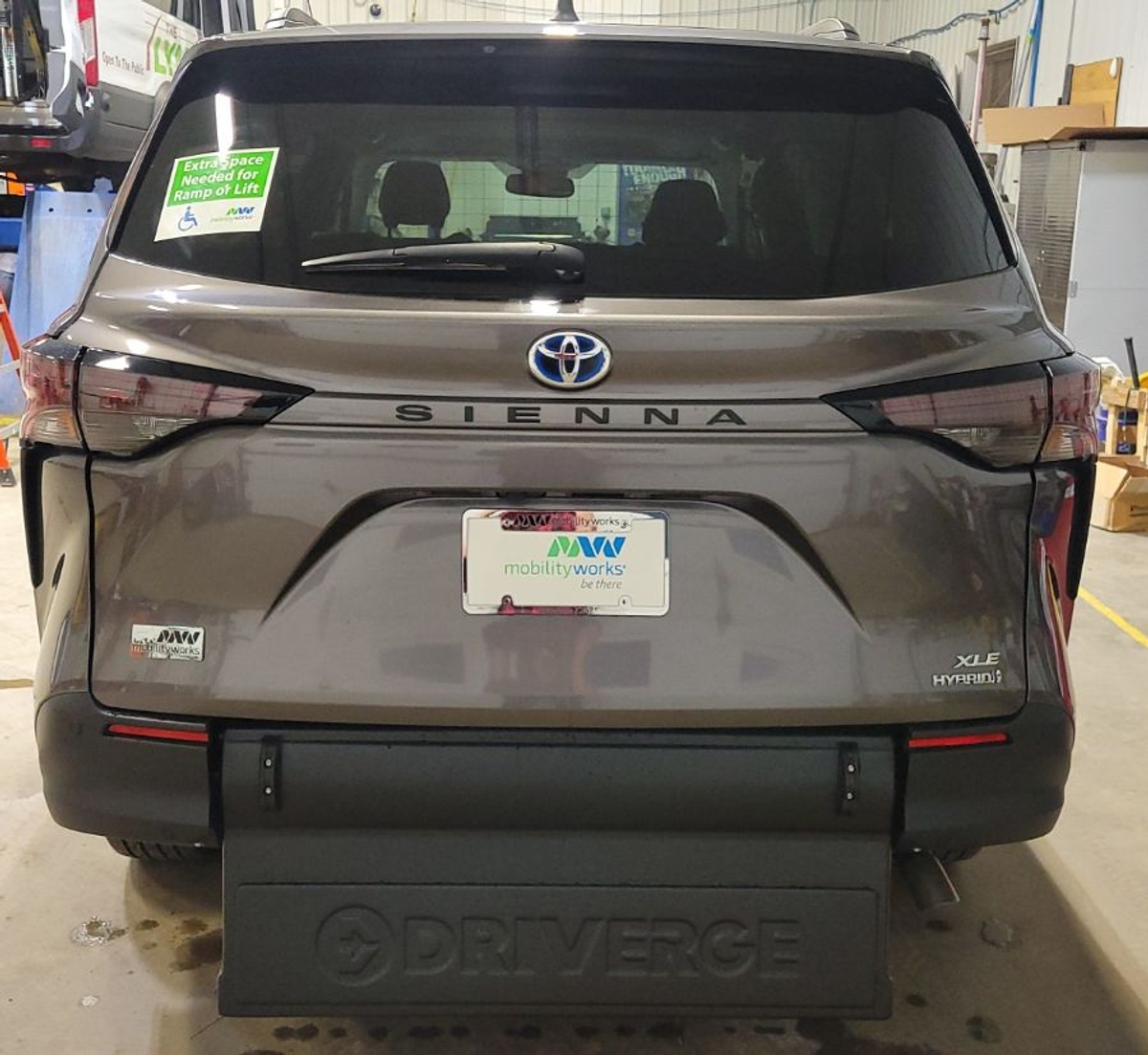 2024 TOYOTA SIENNA - Image 2