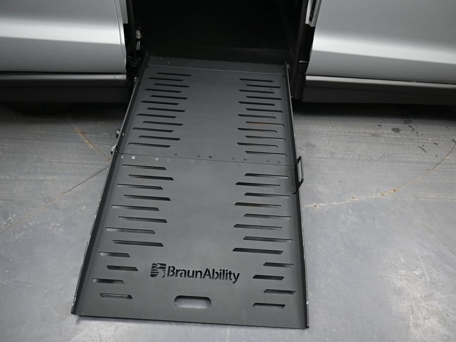 New 2026 Chrysler Voyager LX - BraunAbility Side Entry Entry Fold Out Manual Ramp