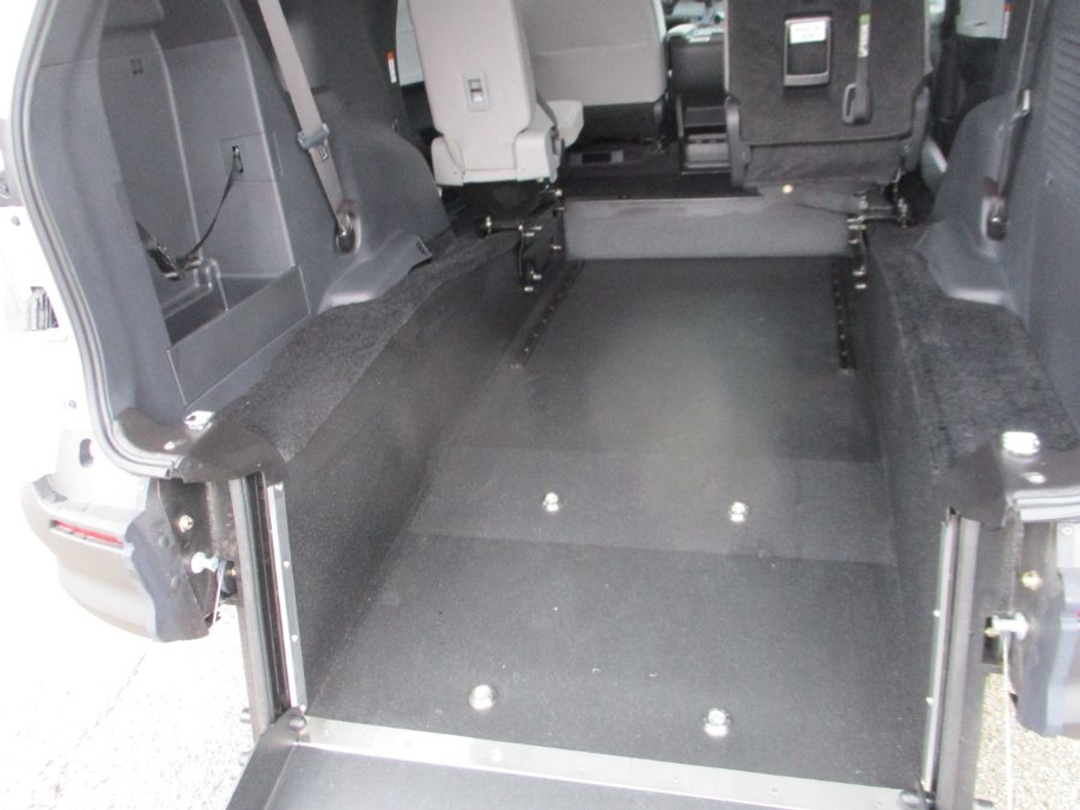 2025 TOYOTA SIENNA - Image 18