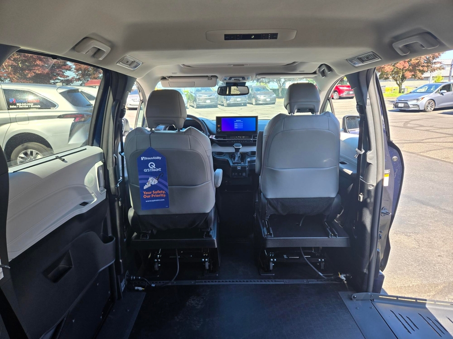 Used 2022 Toyota Sienna Hybrid XLE - BraunAbility Side Entry Fold Out Automatic Ramp