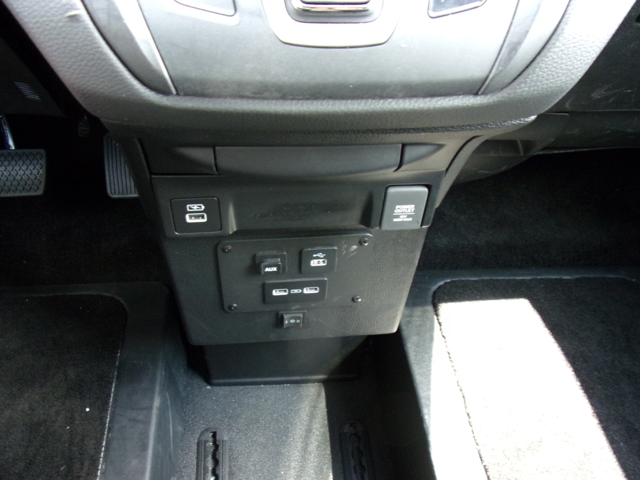 Grey Honda Odyssey image number 12