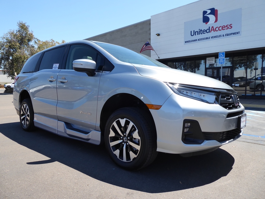 New 2026 Honda Odyssey EX-L - BraunAbility Side Entry In Floor Automatic Ramp