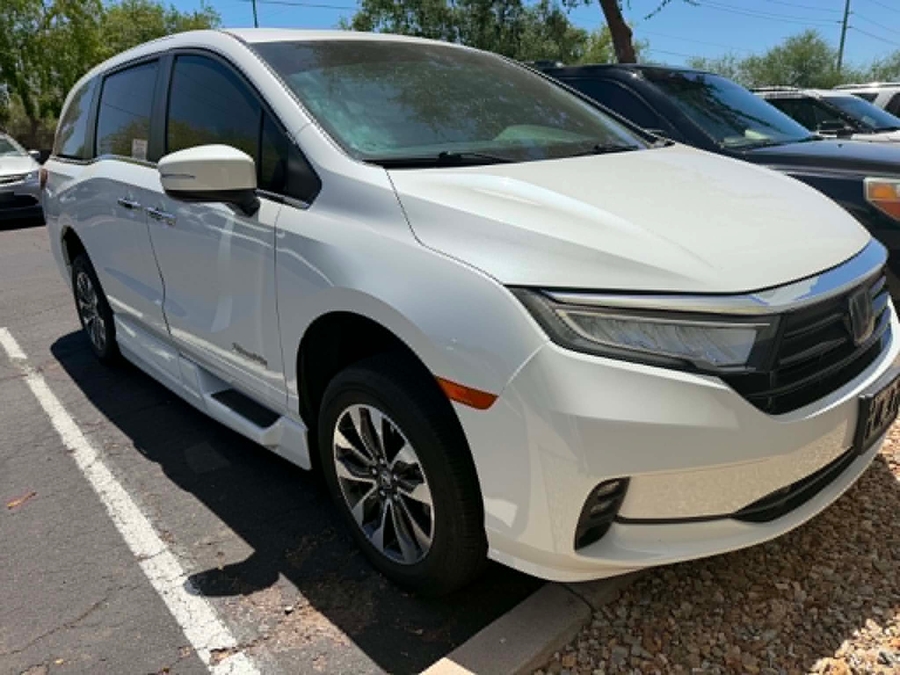 Used 2023 Honda Odyssey EX-L - BraunAbility Side Entry Entry In Floor Automatic Ramp