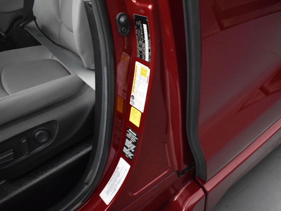 New 2025 Toyota Sienna Hybrid XLE Plus - BraunAbility Side Entry Entry Fold Out Automatic Ramp