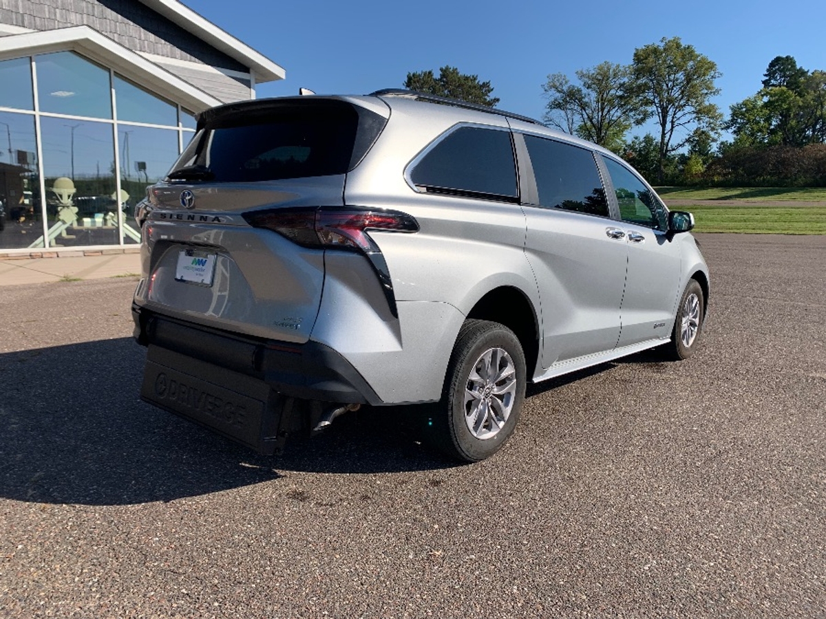 2024 TOYOTA SIENNA - Image 15