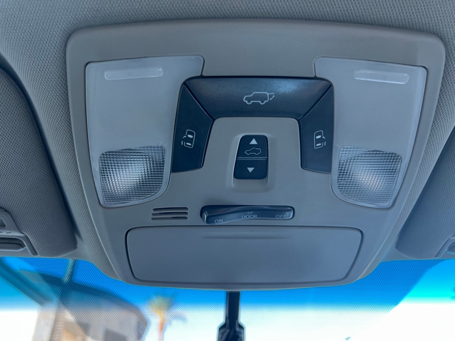 Used 2015 Toyota Sienna XLE Premium - VMI Side Entry Entry In Floor Automatic Ramp