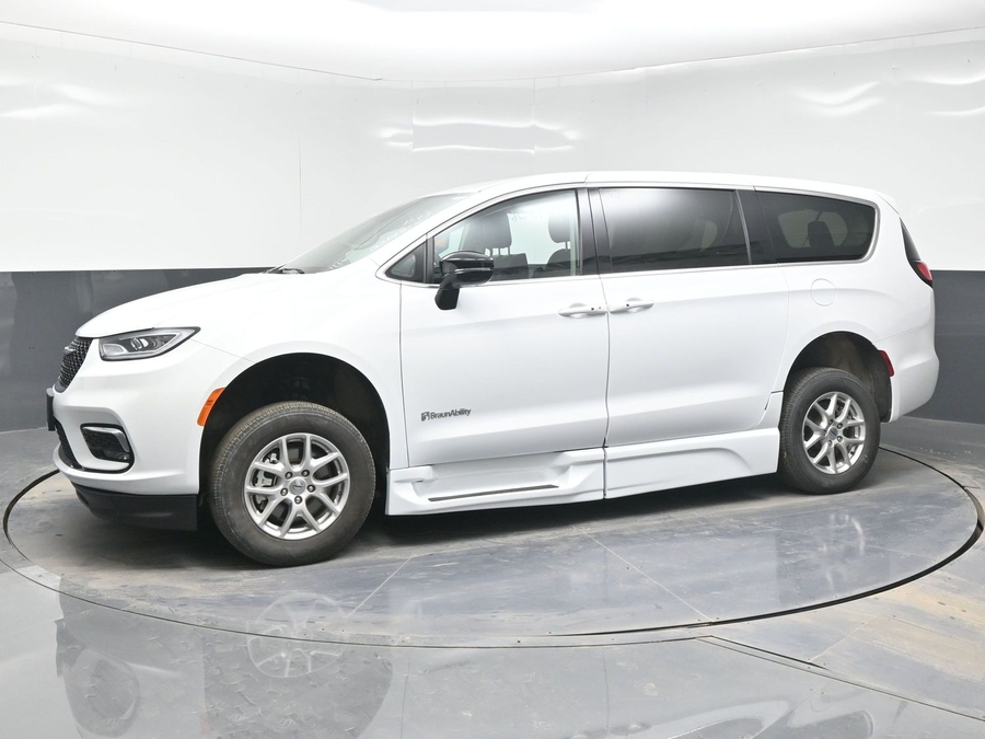 Used 2024 Chrysler Pacifica Touring L - BraunAbility Side Entry Entry Fold Out Automatic Ramp