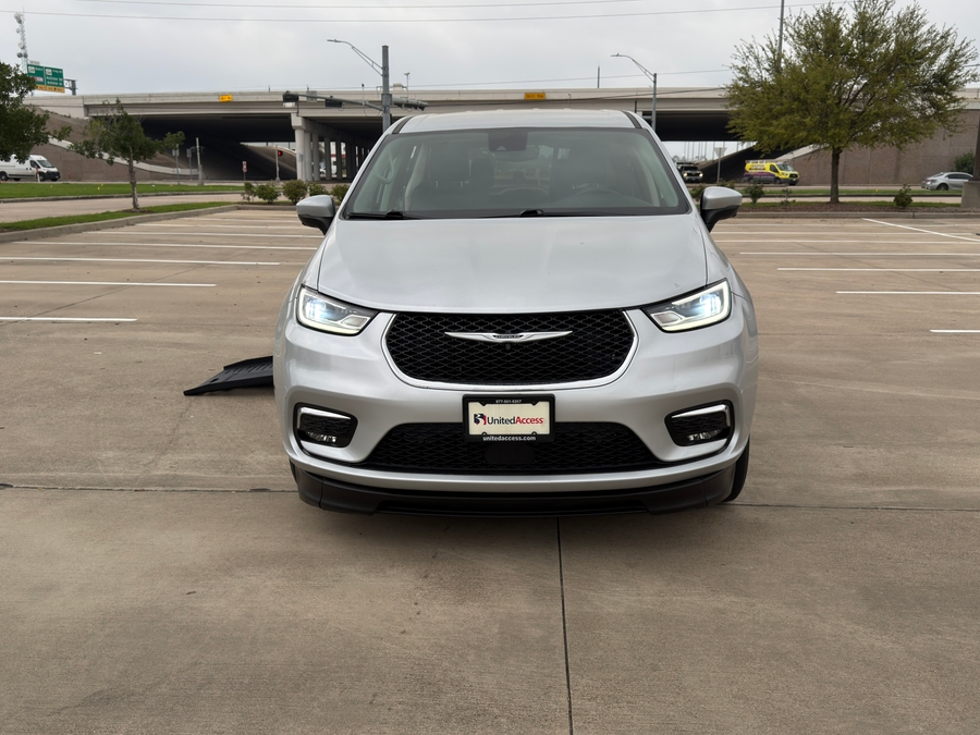 Used 2023 Chrysler Pacifica Touring L Safety - BraunAbility Side Entry Entry Fold Out Automatic Ramp