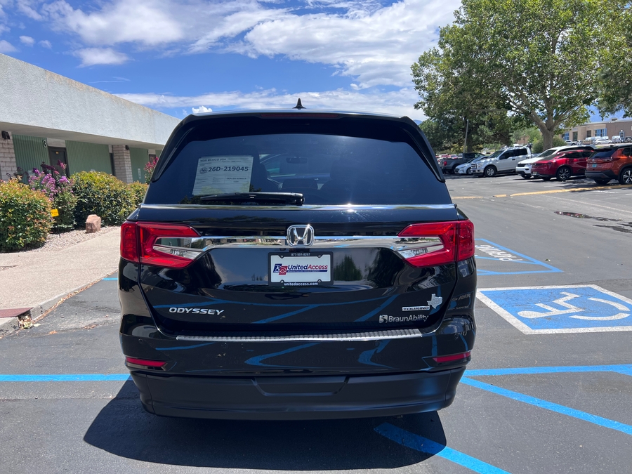 Used 2019 Honda Odyssey Touring - BraunAbility Side Entry In Floor Automatic Ramp