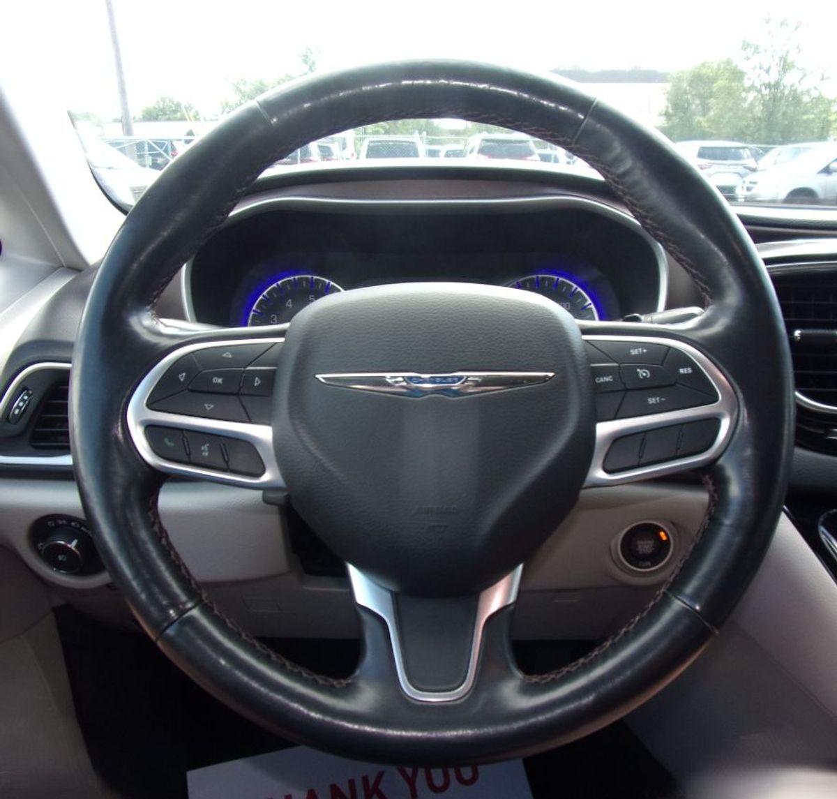 White Chrysler Pacifica image number 9