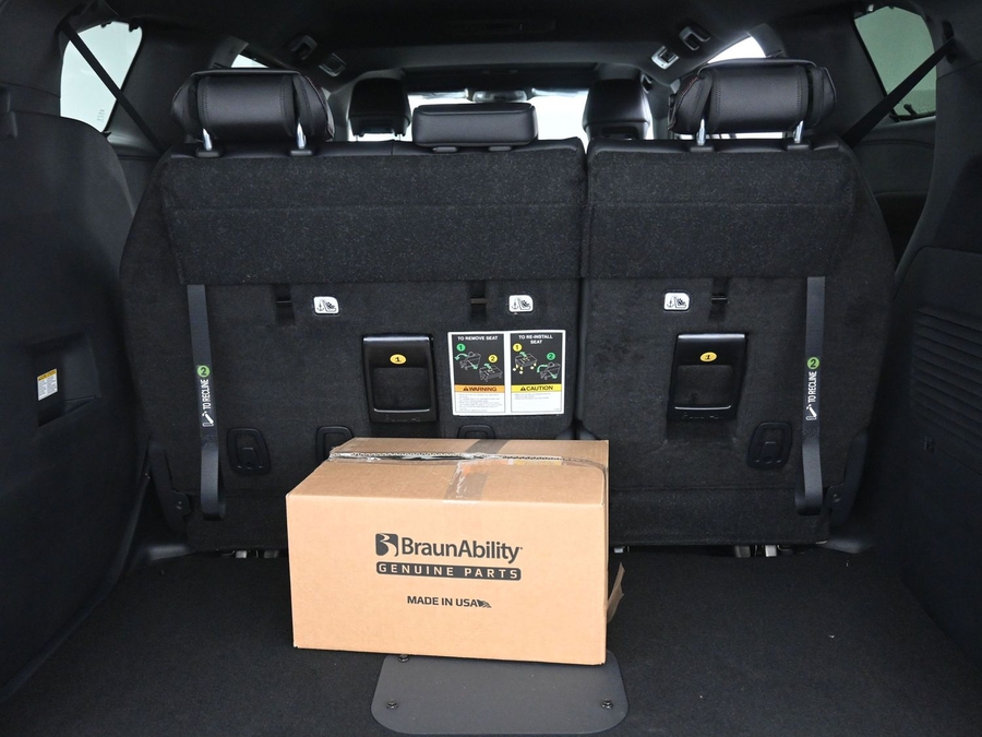 New 2026 Toyota Sienna Hybrid XSE Sport - BraunAbility Side Entry Entry Fold Out Automatic Ramp