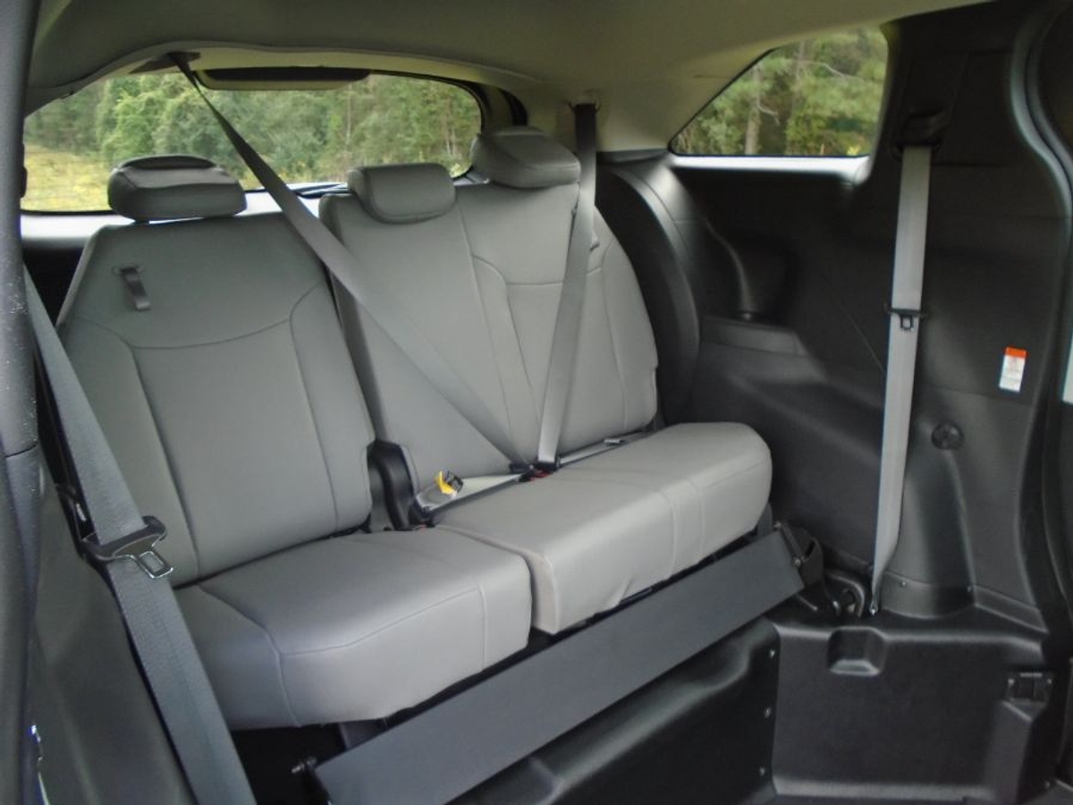 2025 TOYOTA SIENNA - Image 12