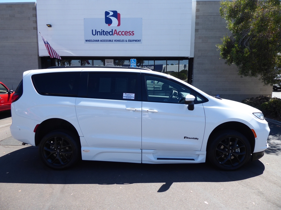Used 2023 Chrysler Pacifica Touring L - BraunAbility Side Entry Fold Out Automatic Ramp