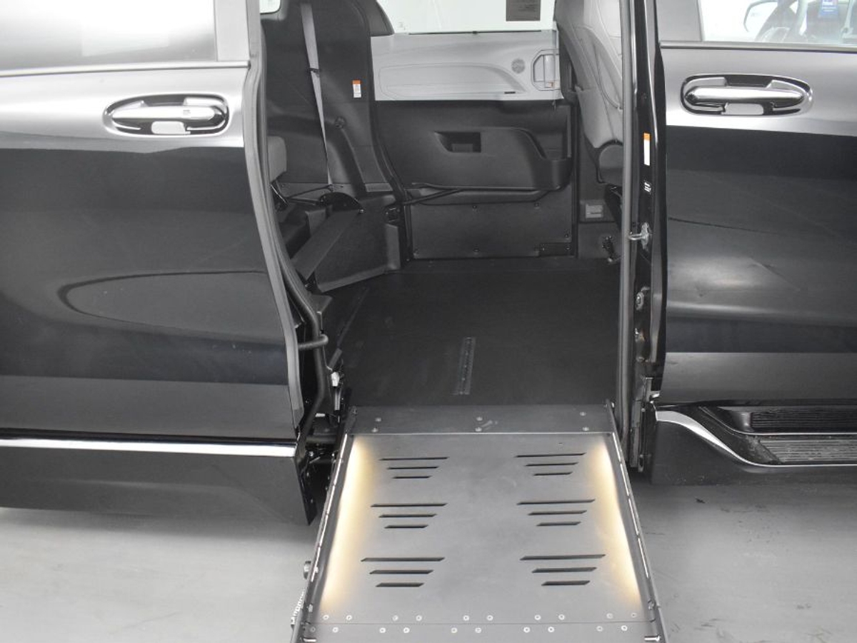 2025 TOYOTA SIENNA - Image 12