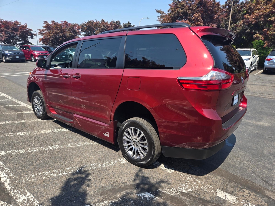 Used 2020 Toyota Sienna XLE - VMI Side Entry In Floor Automatic Ramp