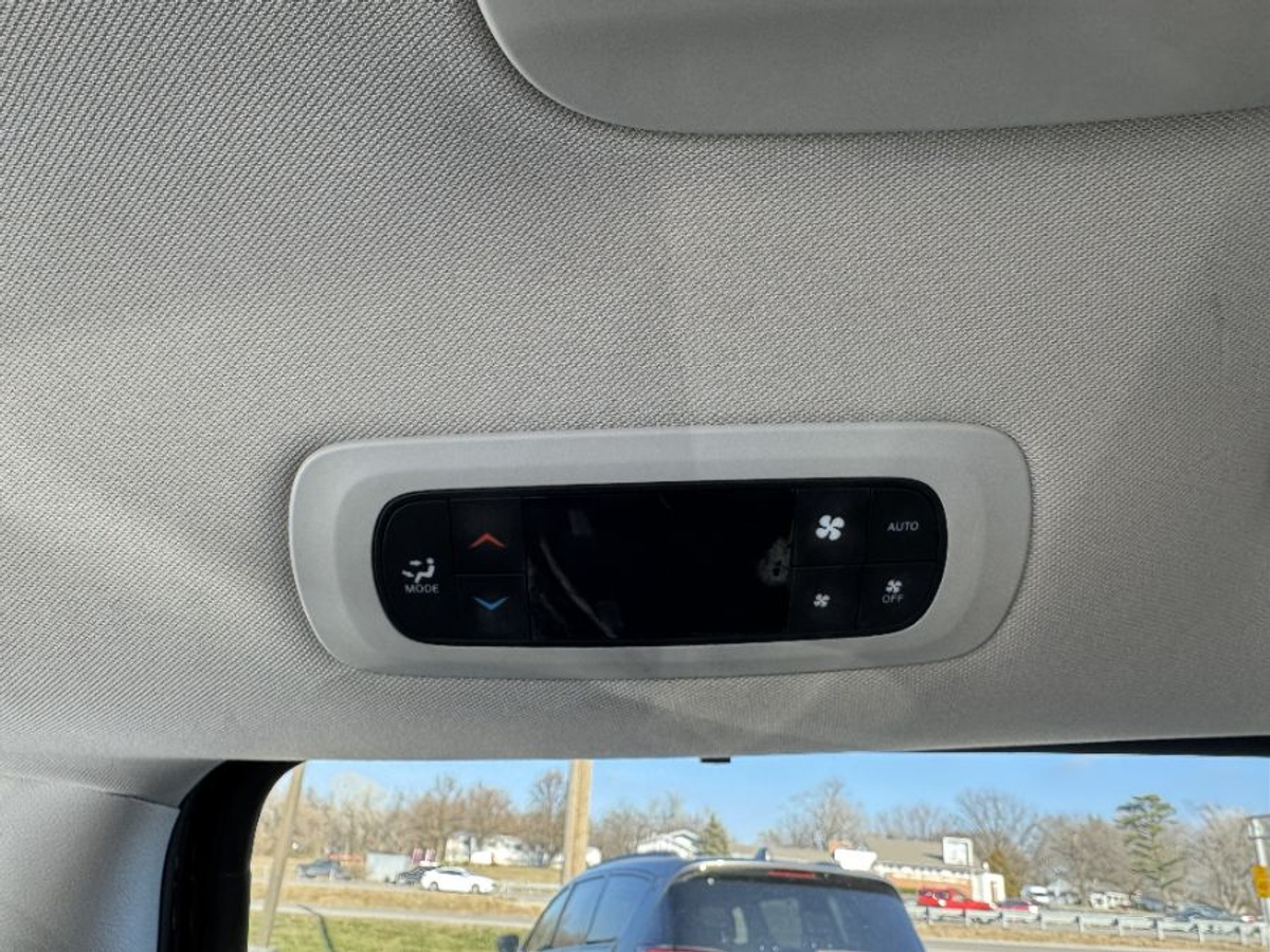 2024 CHRYSLER PACIFICA - Image 8