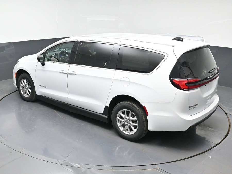 Used 2024 Chrysler Pacifica Touring L - BraunAbility Side Entry Entry Fold Out Manual Ramp
