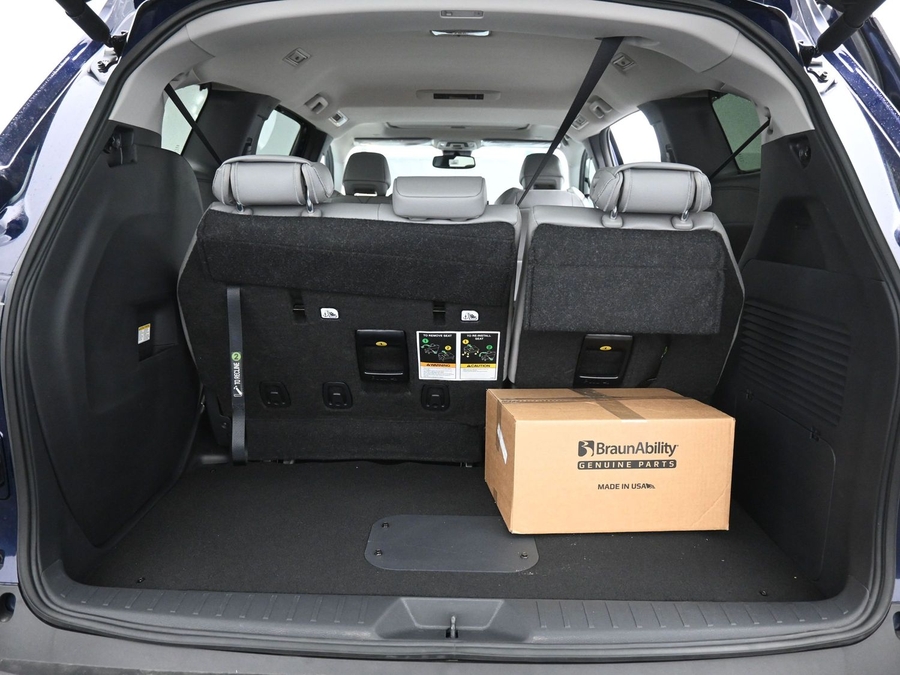 New 2026 Toyota Sienna Hybrid Limited - BraunAbility Side Entry Entry In Floor Automatic Ramp