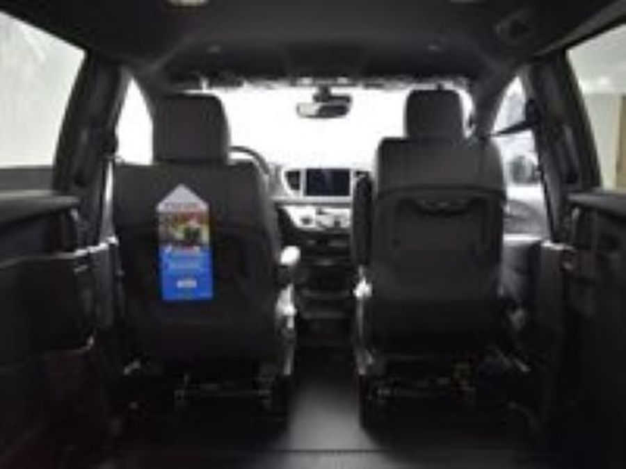 New 2025 Chrysler Pacifica Select - BraunAbility Side Entry Entry In Floor Automatic Ramp