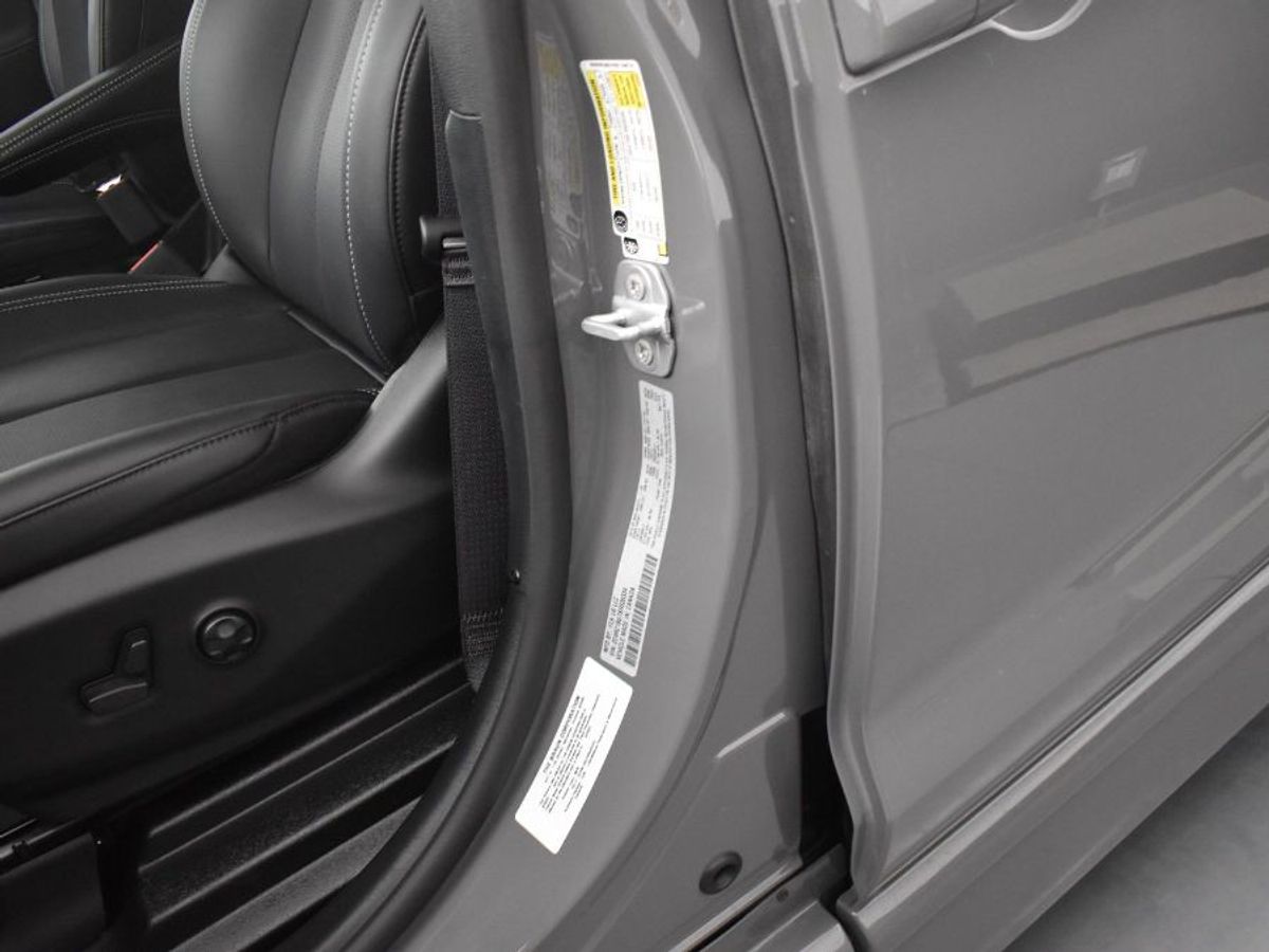 2025 CHRYSLER PACIFICA - Image 17